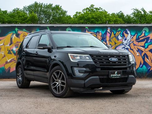Used 2017 Ford Explorer Sport AWD/4WD image 2