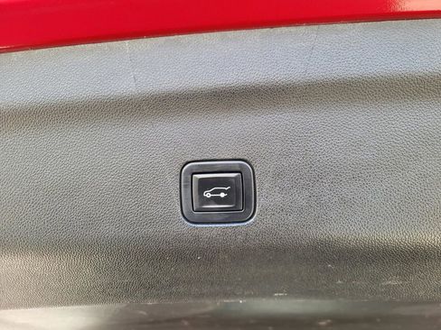 Used 2021 Chevrolet Tahoe Premier w/ Premium Package image 18