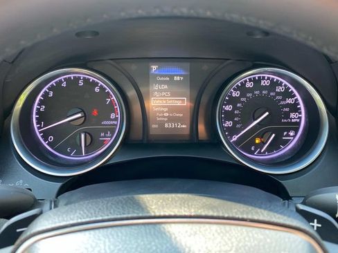 Used 2018 Toyota Camry SE FWD image 16