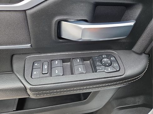 Used 2025 RAM 2500 Big Horn AWD/4WD image 15