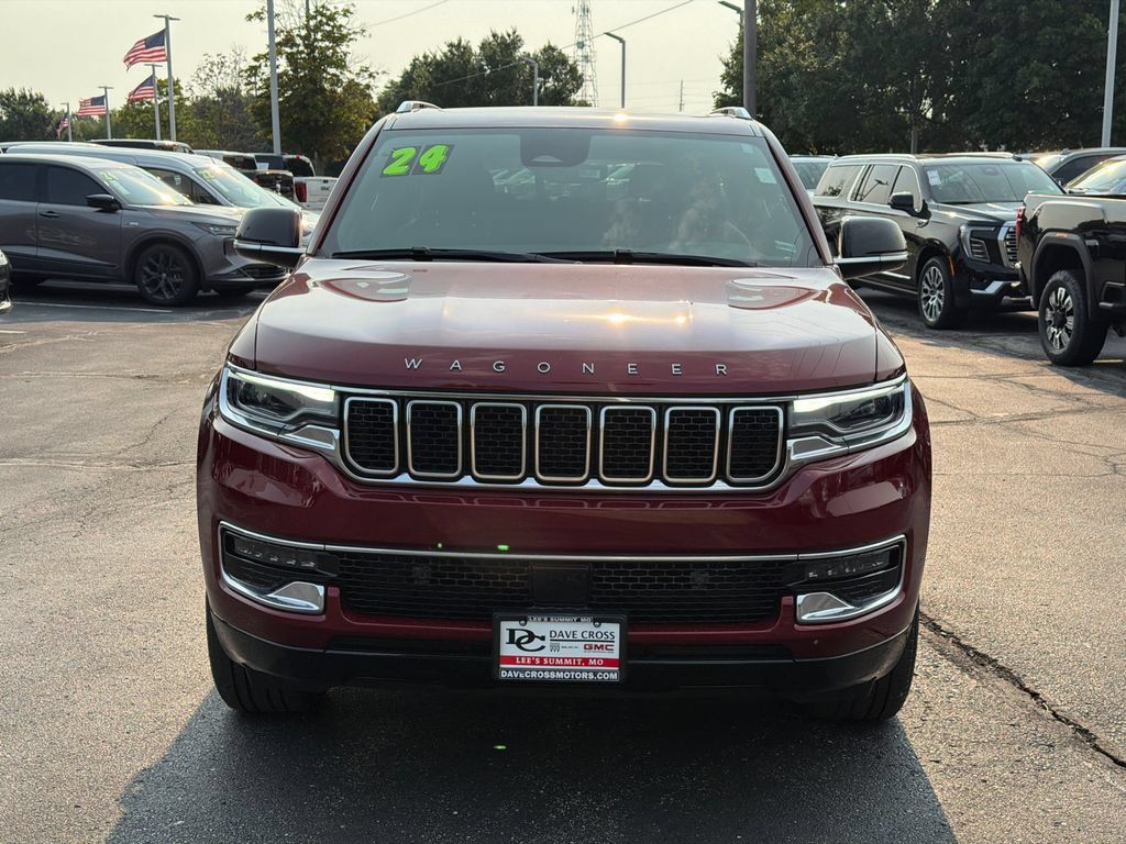 Used 2024 Jeep Wagoneer 4WD w/ Premium Group I image 2