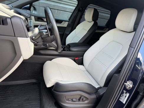 Certified 2026 Porsche Cayenne AWD/4WD image 16