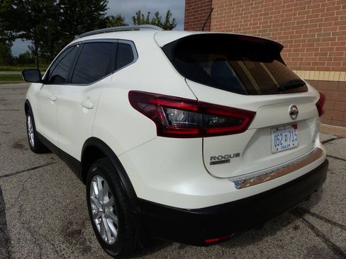 Used 2021 Nissan Rogue Sport SV FWD image 5