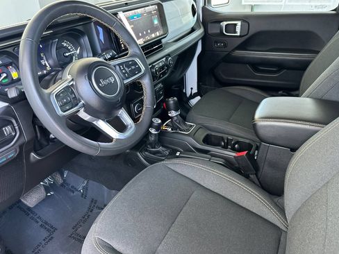 Used 2024 Jeep Wrangler Unlimited Sahara AWD/4WD image 10