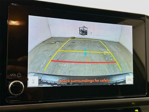 Used 2025 Toyota Camry LE image 11