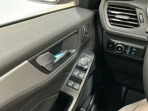 Used 2023 Ford Escape Platinum image 14