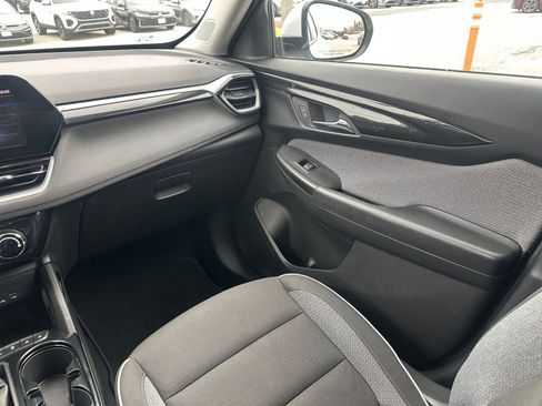 Used 2025 Chevrolet TrailBlazer LT image 33