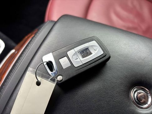 Used 2010 Rolls-Royce Phantom Drophead Coupe image 34