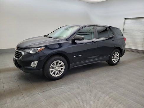 Used 2021 Chevrolet Equinox LS AWD/4WD image 2