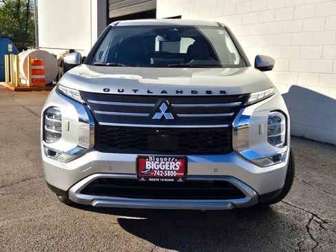 New 2025 Mitsubishi Outlander SE image 2