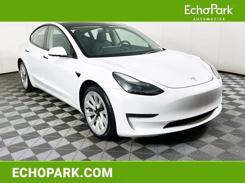Used 2023 Tesla Model 3 Standard Range RWD image 1