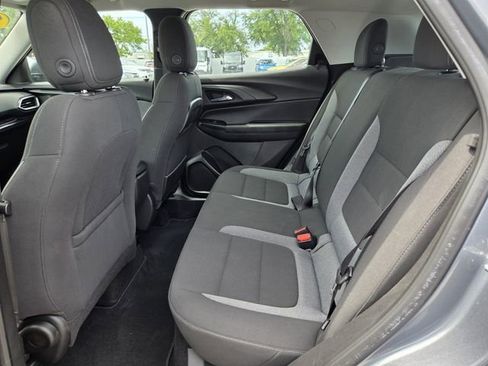 Used 2022 Chevrolet TrailBlazer LS FWD image 15