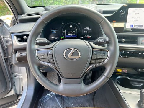 Used 2025 Lexus UX 300h FWD image 13