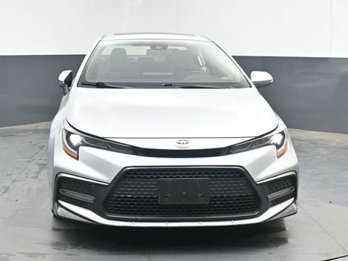 Used 2020 Toyota Corolla SE w/ SE Premium Package FWD image 3