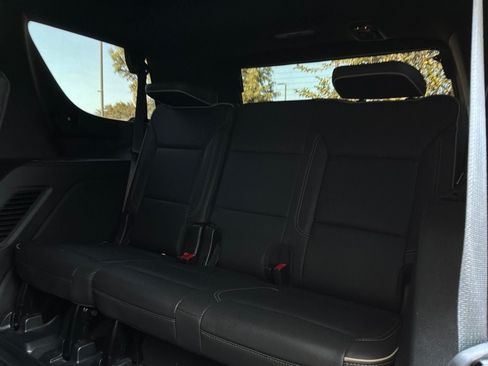 Used 2022 GMC Yukon SLT AWD/4WD image 12