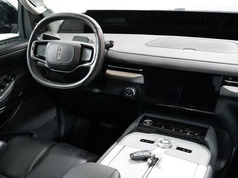 Used 2025 Lincoln Navigator L Reserve AWD/4WD image 23
