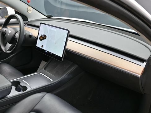 Used 2021 Tesla Model 3 Standard Range Plus RWD image 37