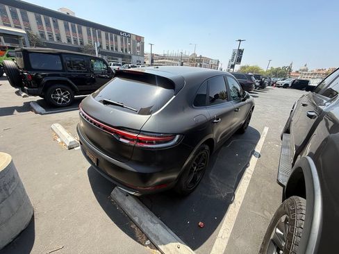 Used 2019 Porsche Macan AWD/4WD image 2
