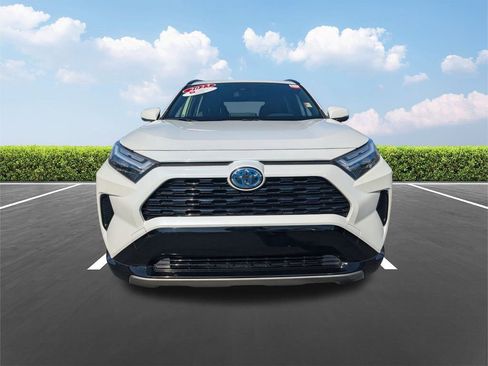 Certified 2023 Toyota RAV4 SE image 9
