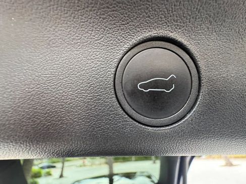 Used 2023 Tesla Model Y Long Range AWD/4WD image 31