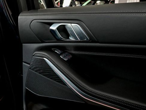 Used 2022 BMW X7 xDrive40i w/ Premium Package image 28