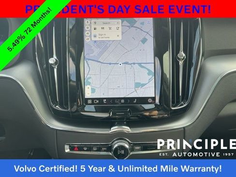 Certified 2025 Volvo XC60 B5 Core image 17