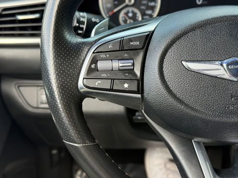 Used 2022 Genesis G70 2.0T RWD image 17