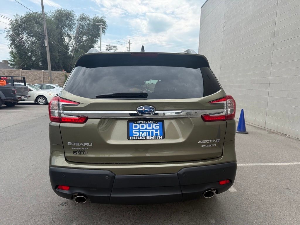 Used 2023 Subaru Ascent Limited AWD/4WD image 5