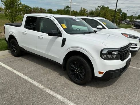 Used 2024 Ford Maverick Lariat w/ Black Appearance Package FWD image 2