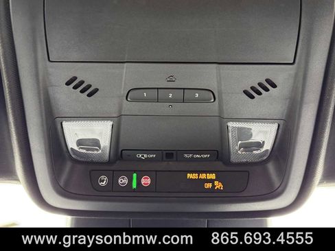 Used 2025 Cadillac XT4 Premium Luxury image 32