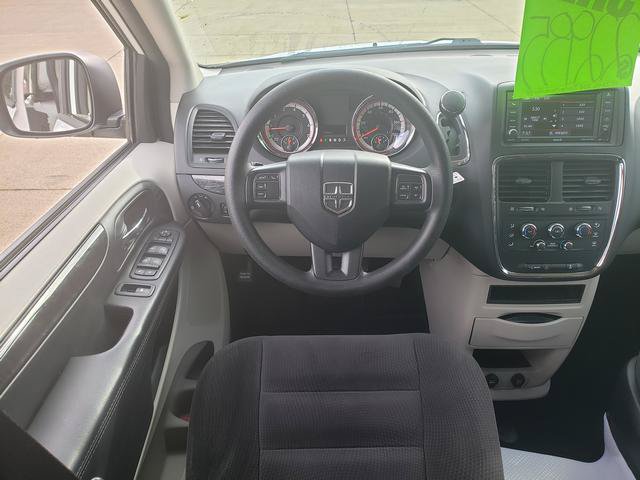 Used 2018 Dodge Grand Caravan SE w/ UConnect Hands-Free Group FWD image 14