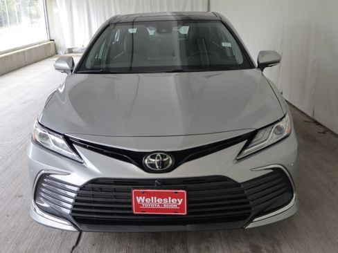 Used 2023 Toyota Camry XLE w/ Navigation Package AWD/4WD image 6