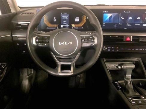 Used 2025 Kia K5 LXS FWD image 5