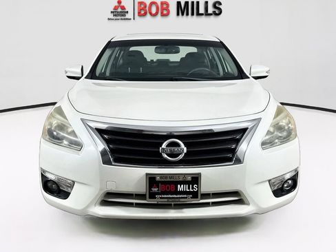 Used 2014 Nissan Altima 2.5 SV w/ Convenience Package FWD image 2