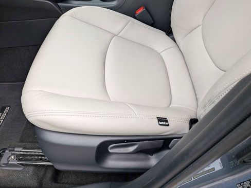 Used 2026 Toyota Corolla Cross L FWD image 21