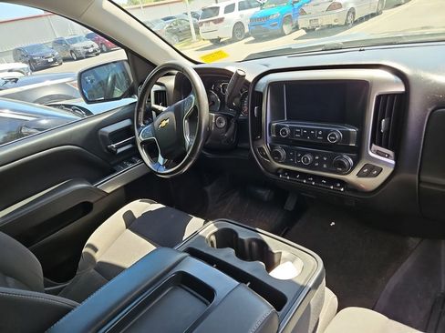 Used 2018 Chevrolet Silverado 1500 LT w/ Midnight Edition image 10