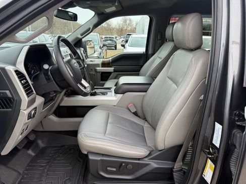 Used 2019 Ford F150 Lariat image 16