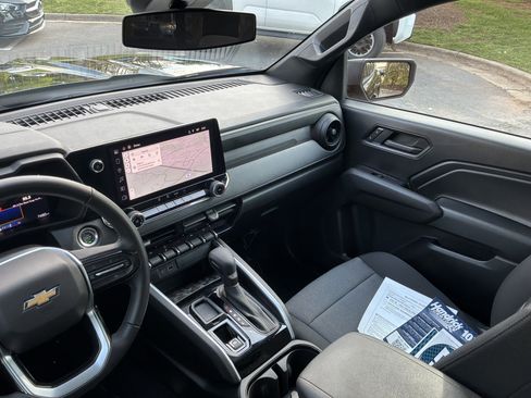 Used 2025 Chevrolet Colorado W/T w/ WT Custom Package image 28