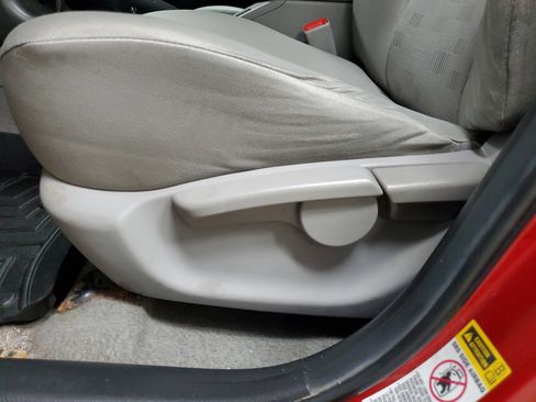 Used 2010 Toyota RAV4 2WD image 17