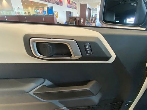 New 2026 Ford Bronco Outer Banks w/ Sasquatch Package image 11