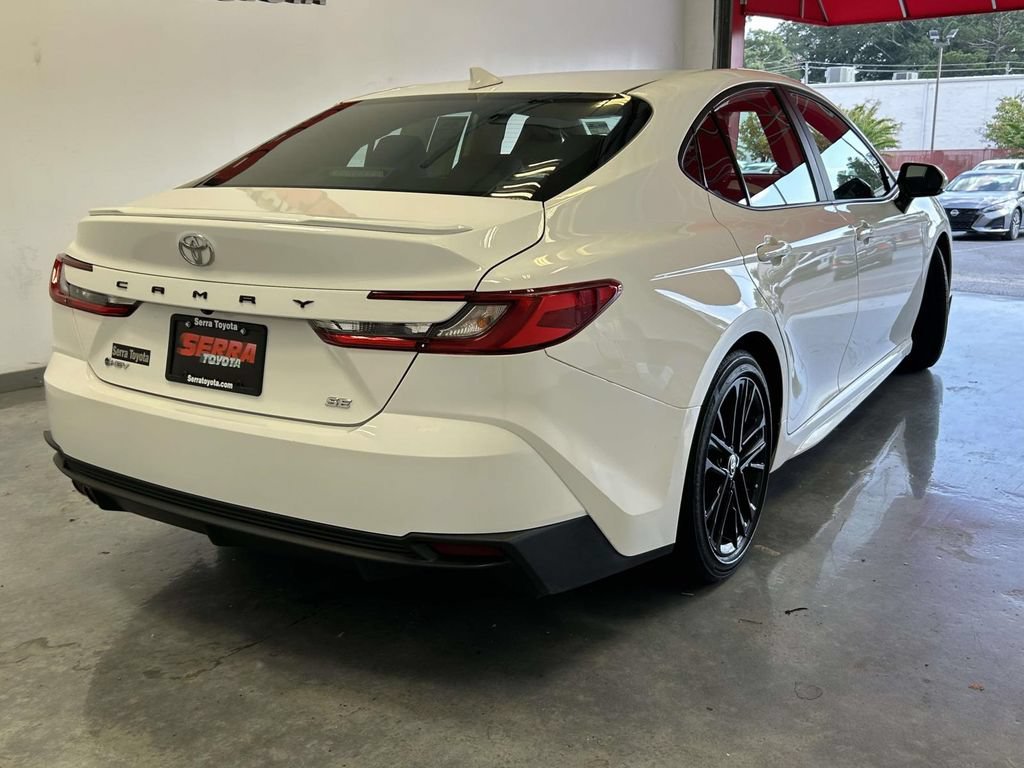 Used 2025 Toyota Camry SE w/ Convenience Package FWD image 3