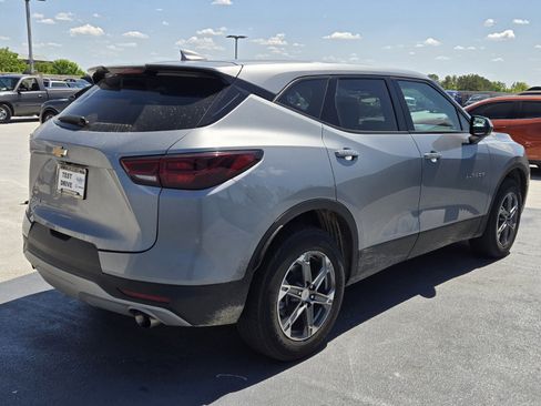 Used 2024 Chevrolet Blazer LT image 3