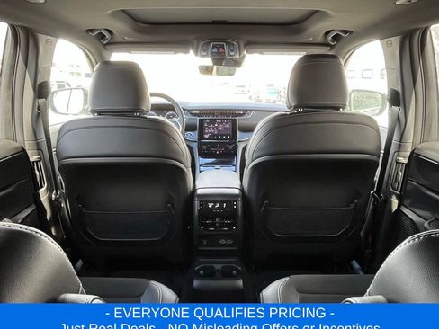 New 2025 Jeep Grand Cherokee L Altitude image 26