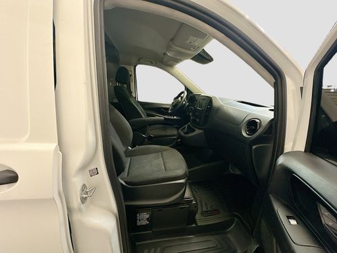 Used 2021 Mercedes-Benz Metris image 30