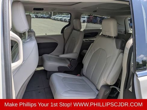 Certified 2021 Chrysler Pacifica Touring-L w/ Premium & Safety Sphere Group FWD image 13