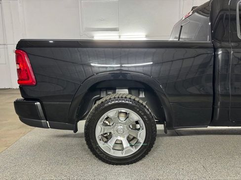 Used 2025 RAM 1500 Big Horn AWD/4WD image 9