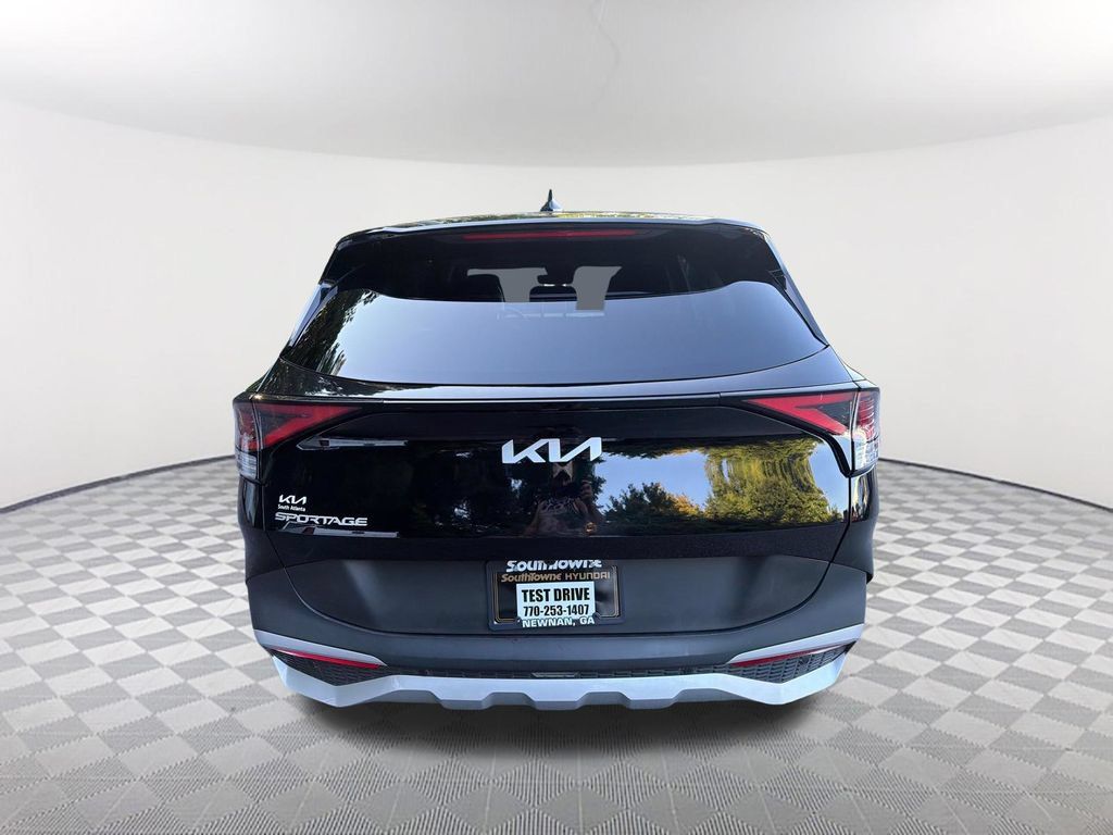 Used 2025 Kia Sportage EX FWD image 6