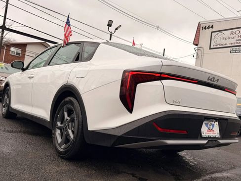 Used 2025 Kia K4 image 8