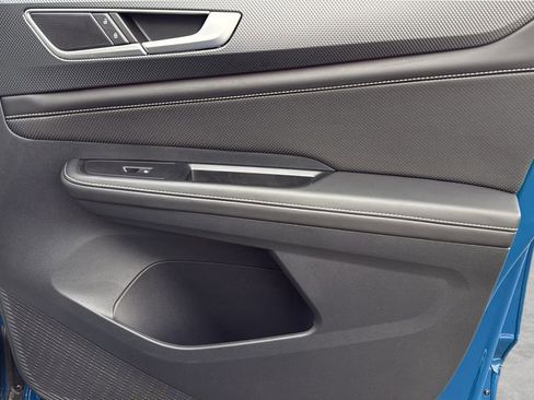 Used 2025 Volkswagen Atlas Cross Sport SEL R-Line image 10