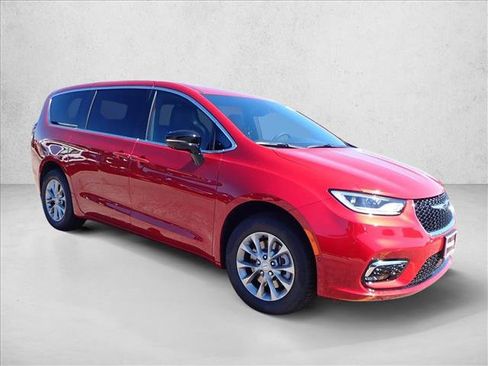 New 2026 Chrysler Pacifica Select image 6